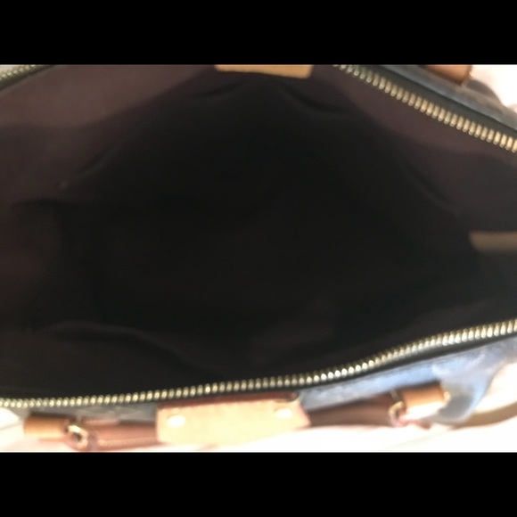 % Authentic Louis Vuitton Turenne MM Bag - Picture 7 of 8